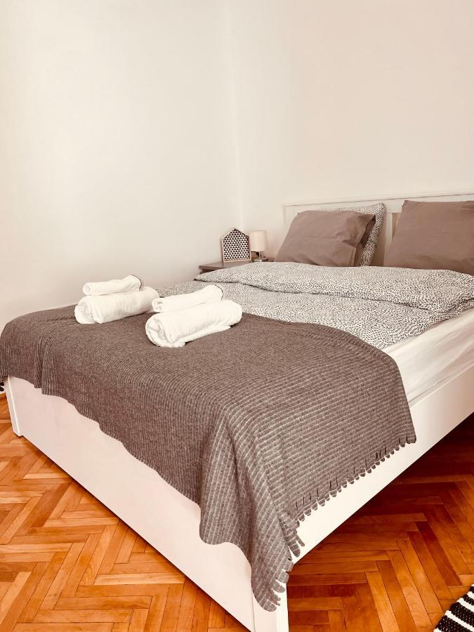 Apartment Friends Central Oradea Exterior foto