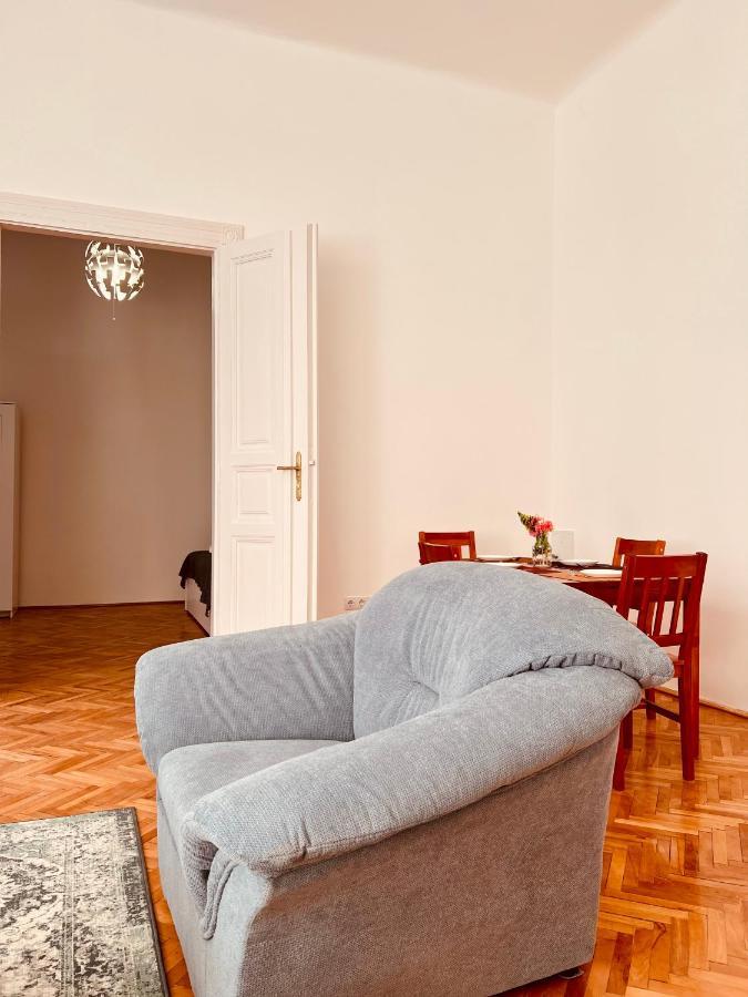 Apartment Friends Central Oradea Exterior foto