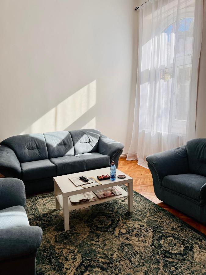 Apartment Friends Central Oradea Exterior foto